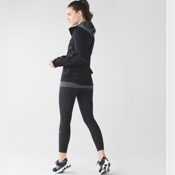 Lululemon Tight Stuff Tight in Black/Sequin Dot Black Silver/White | Size 8 - Picture 1 of 11